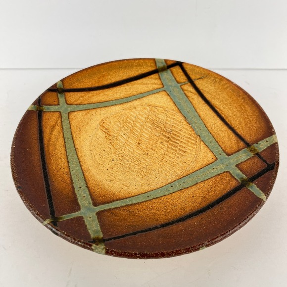 Handmade Stoneware Garlic Grater Dish with Glazed Strips 8in - Picture 4 of 7